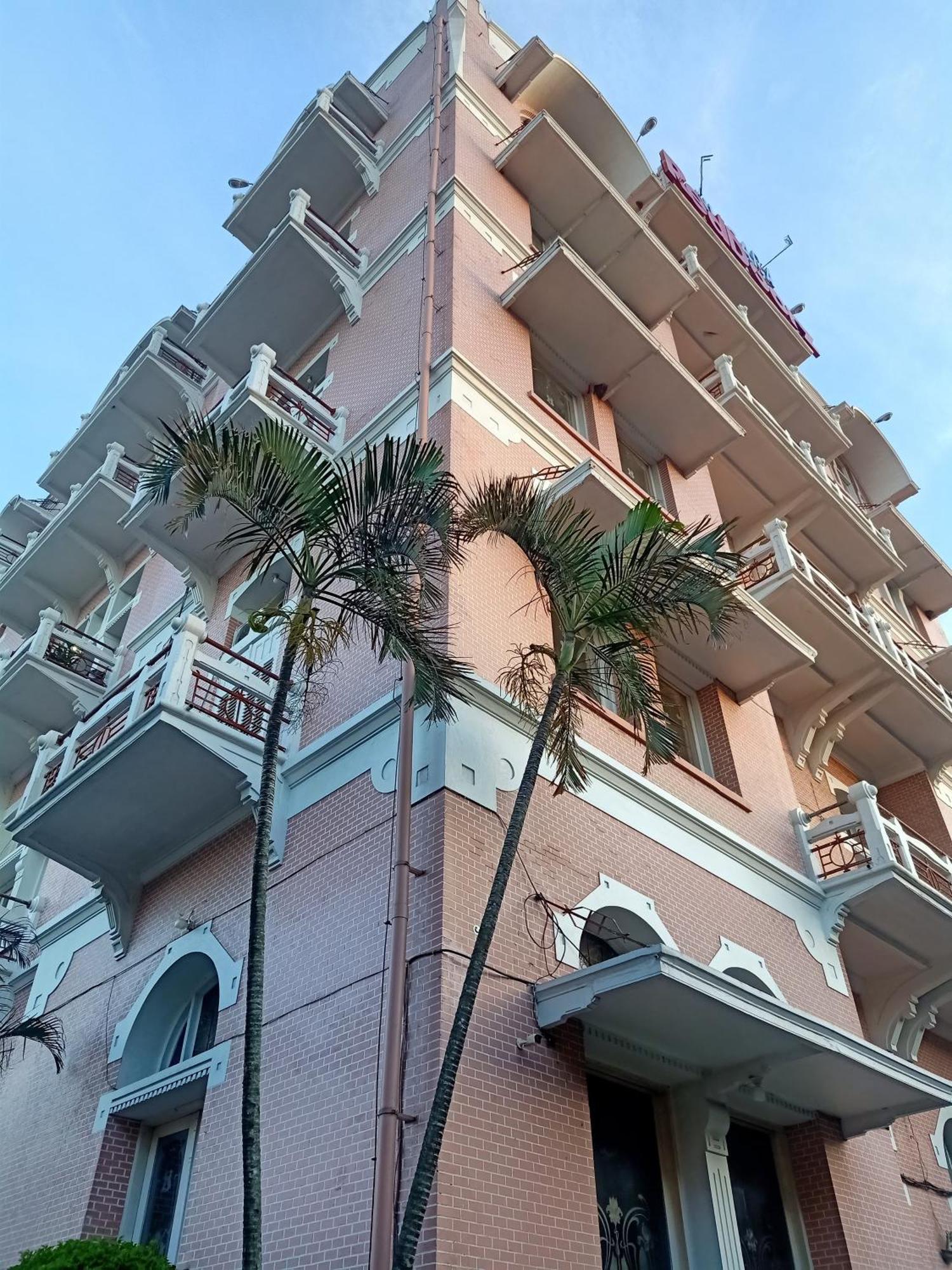 Hotel Niagara Lawang Buitenkant foto