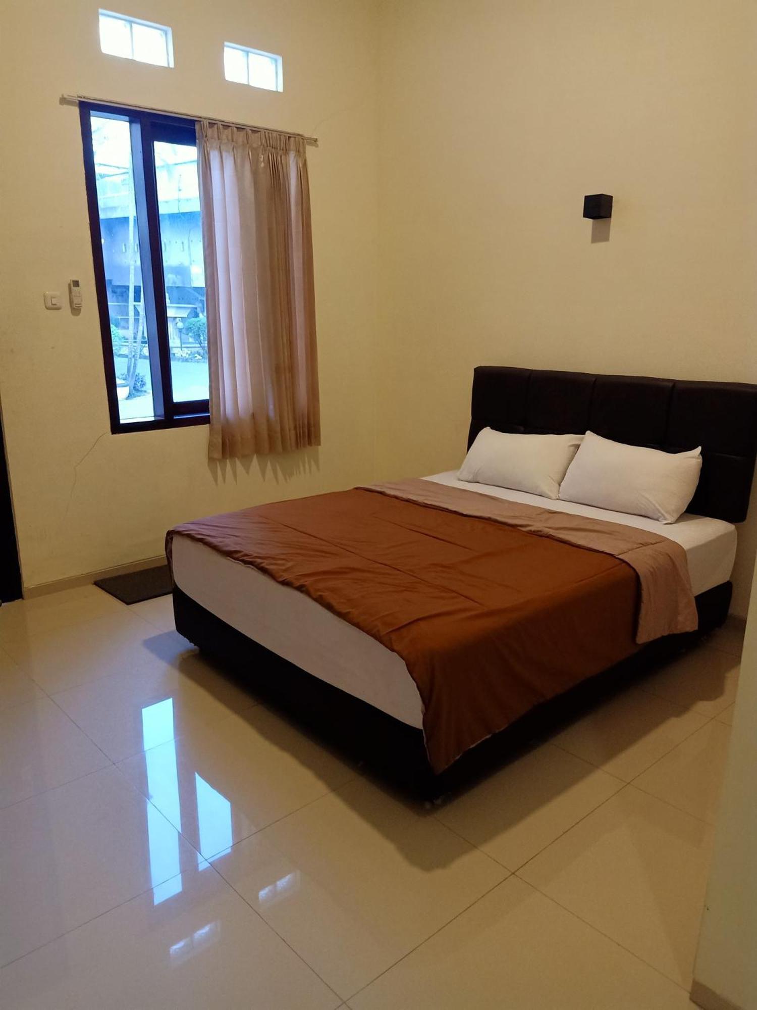 Hotel Niagara Lawang Buitenkant foto
