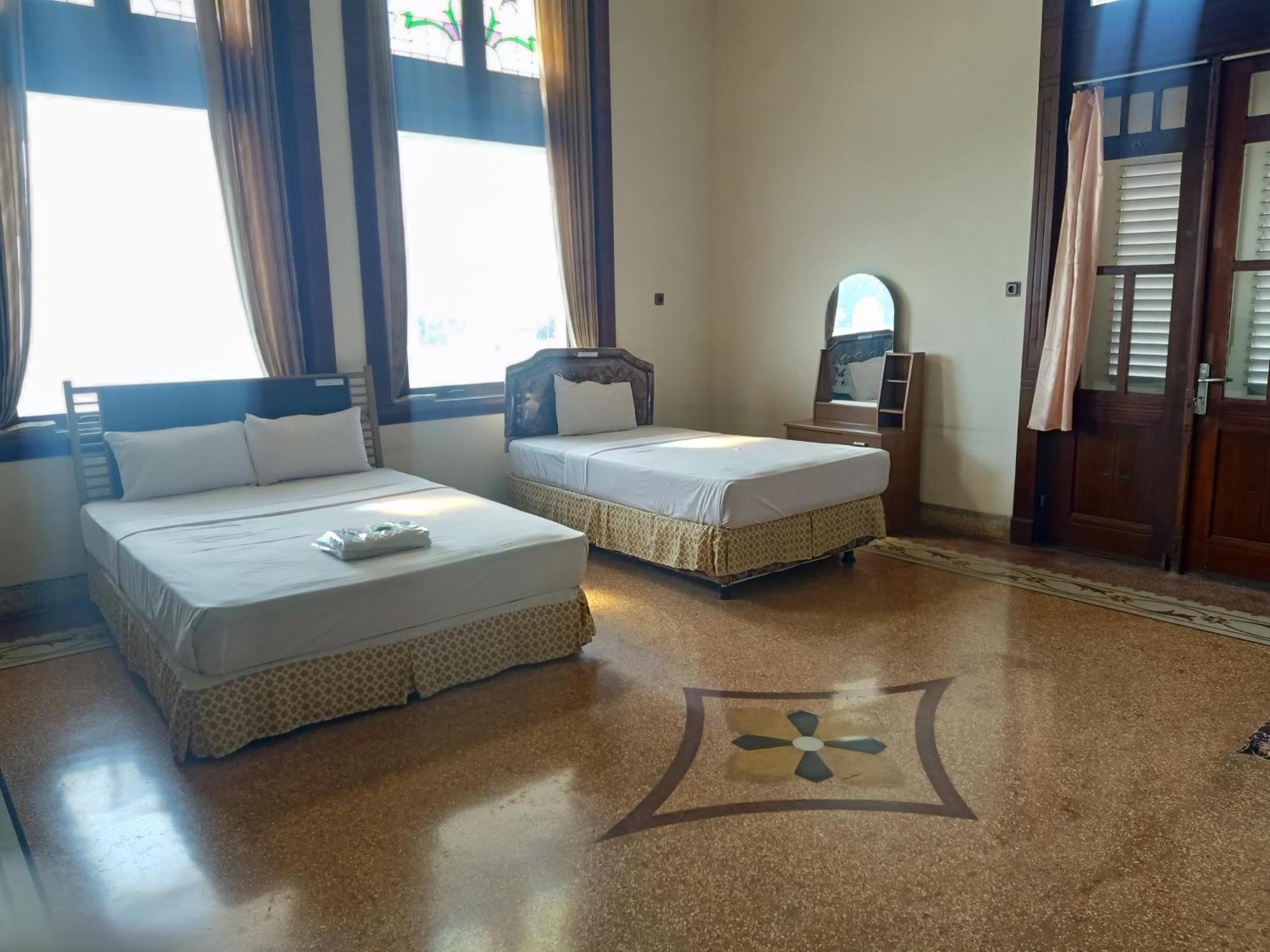 Hotel Niagara Lawang Buitenkant foto
